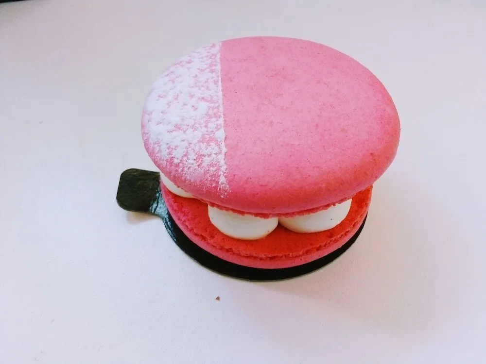 Le Macaron Vanille Pêche Sanguine
